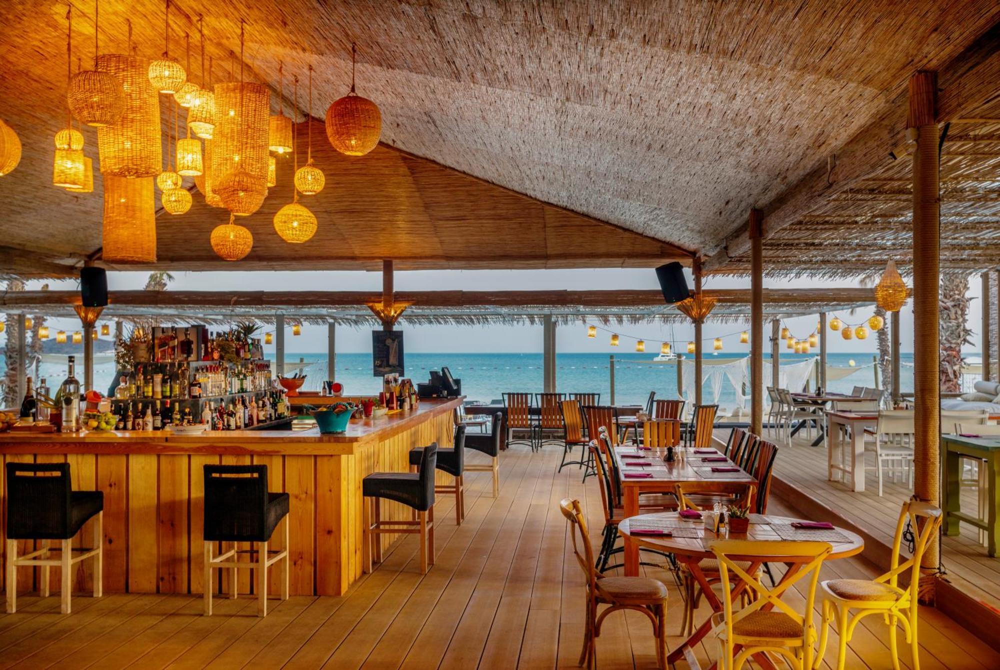 Alacati Beach Resort Bagian luar foto